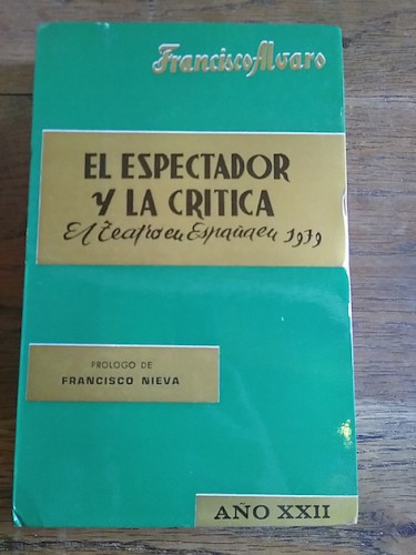 Portada del libro de EL ESPECTADOR Y LA CRÍTICA. El teatro en España en 1979 (dedicado autor)