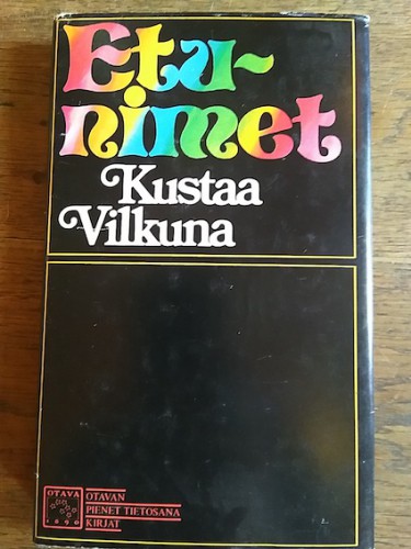 Portada del libro ETUNIMET. Avustajat: Marketta Huitu ja Pirjo Mikkone