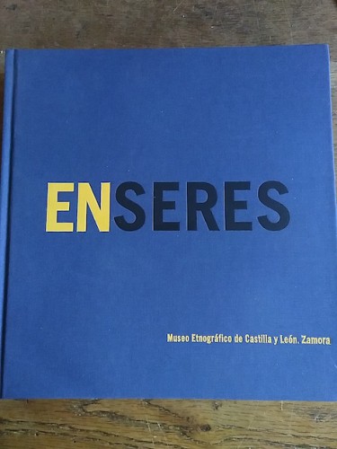 Portada del libro de ENSERES. Catálogo de exposición del Museo Etnográfico de Castilla y León de Zamora, 2002