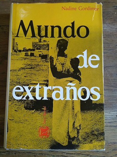 Portada del libro de MUNDO DE EXTRAÑOS