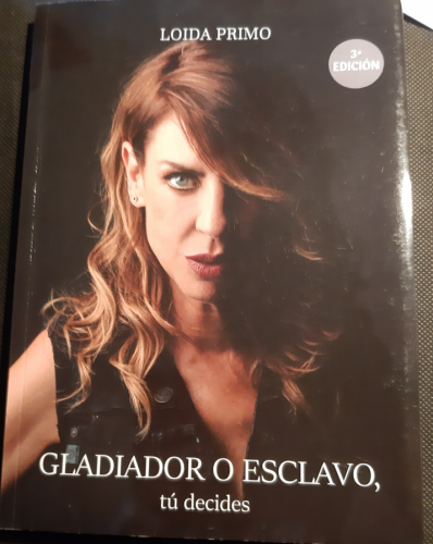 Portada del libro de GLADIADOR O ESCLAVO: TÚ DECIDES