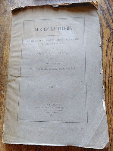 Portada del libro de LUZ EN LA TIERRA. Demostración de que entre la religión y la ciencia no pueden existir conflictos