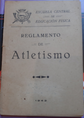 Portada del libro de Reglamento de atletismo 1942