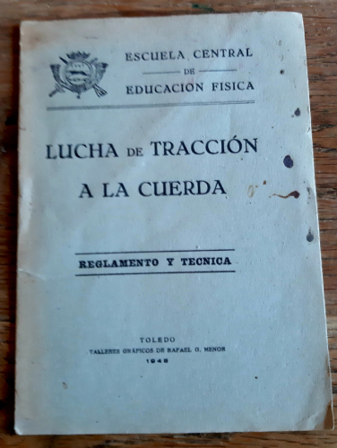 Portada del libro de LUCHA DE TRACCIÓN A LA CUERDA. REGLAMENTO Y TÉCNICA