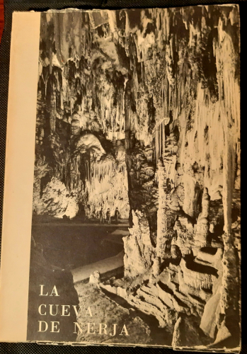 Portada del libro de LA CUEVA DE NERJA 