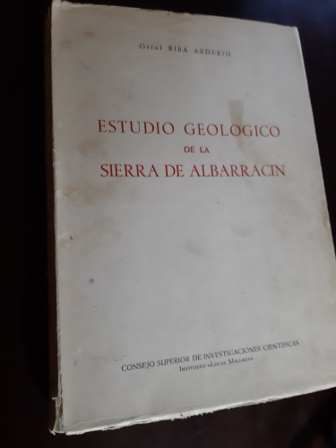 Portada del libro de ESTUDIO GEOLÓGICO DE LA SIERRA DE ALBARRACÍN