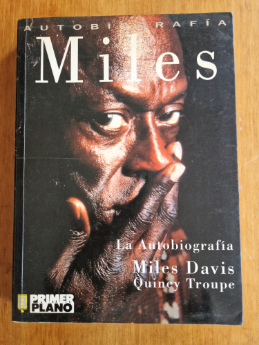 Portada del libro de Miles. Autobiografía. 1ª edición
