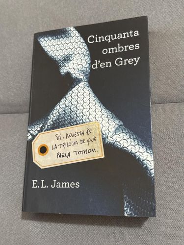 Portada del libro de Cinquanta ombres d'en Grey (Cinquanta ombres 1)