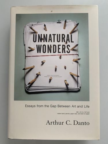 Portada del libro de UNNATURAL WONDERS: Essays from the Gap Between Art and Life