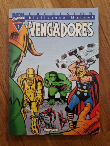 Portada del libro de Biblioteca Marvel. Los Vengadores 01