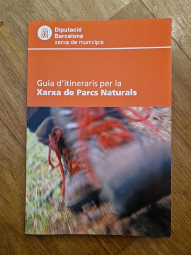 Portada del libro de Guia d'itineraris per la Xarxa de Parcs Naturals