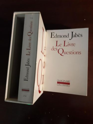 Portada del libro de Le livre des questions collection l'Imaginaire I.- Le livre de Yukel, Le retour au livre et II:Yaël,...