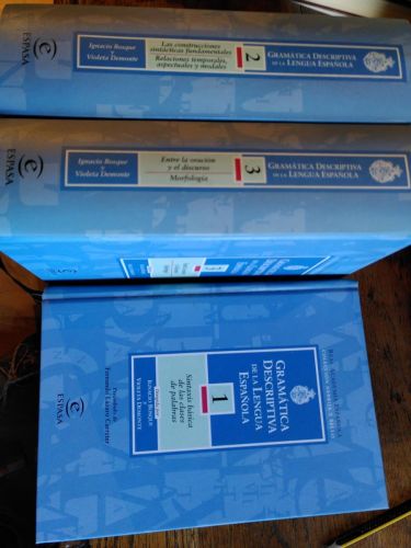 Portada del libro de NUEVA GRAMÁTICA DESCRIPTIVA DE LA LENGUA ESPAÑOLA (3 tomos)