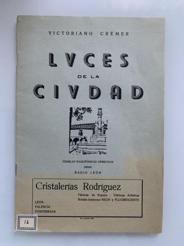 Portada del libro de LUCES DE LA CIUDAD