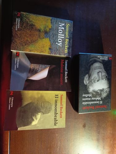 Portada del libro de EL INNOMBRABLE, MALONE MUERE, MOLLOY trilogía. tres libros en estuche
